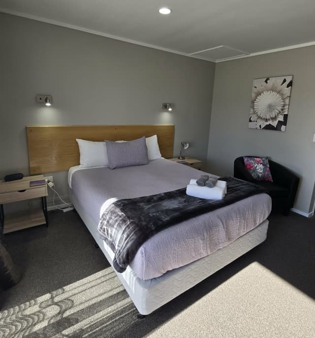 Commodore Court Motel