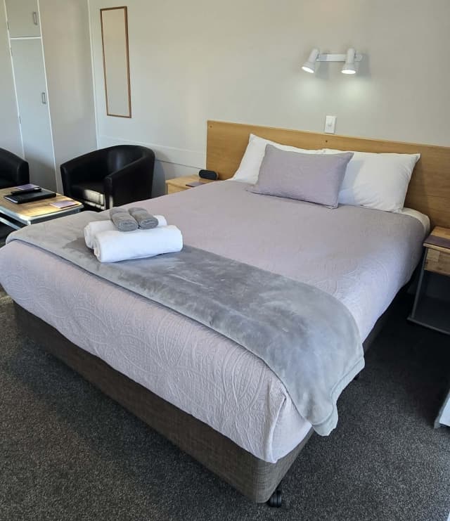 Commodore Court Motel