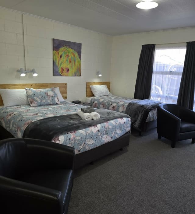 Commodore Court Motel