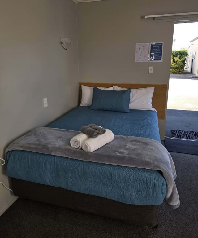 Commodore Court Motel