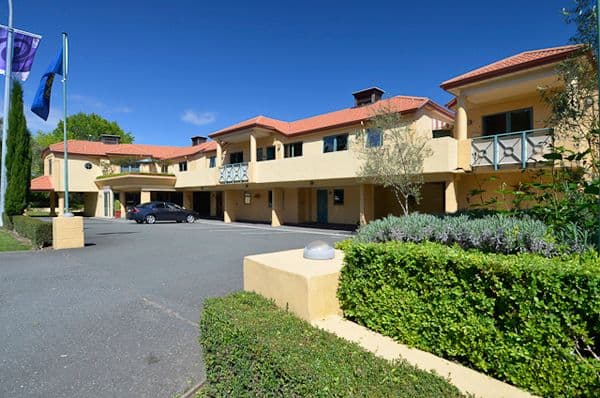 Exterior 3.jpg