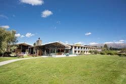 Wanaka Hotel exterior 2014.jpg