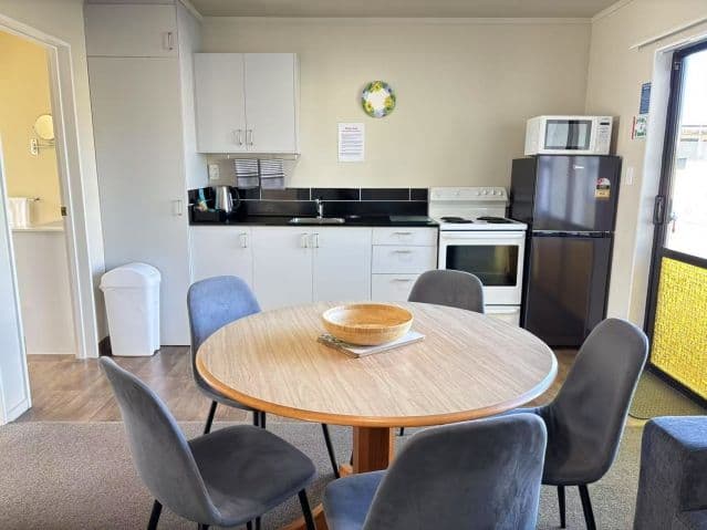 Large 2 Bedroom Apartment