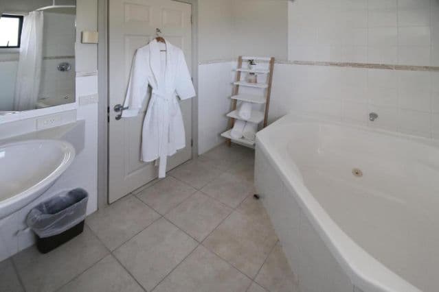 Whangaparaoa Lodge