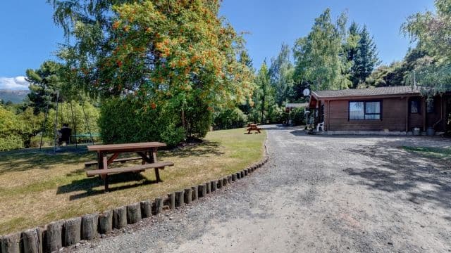 The Chalets Motel