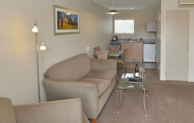 Brougham Heights Motel and Apartments