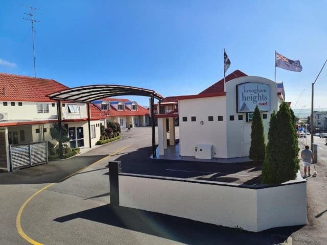 Brougham Heights Motel and Apartments