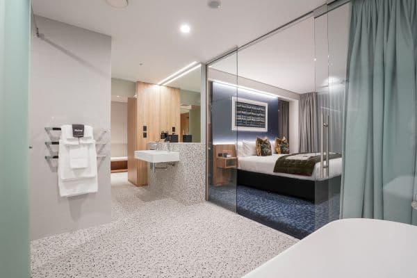 Executive Corner Suite
