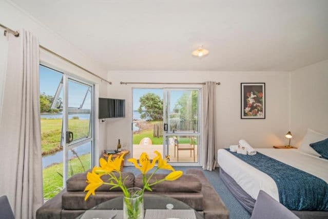 Coromandel Shelly Beach TOP 10 Holiday